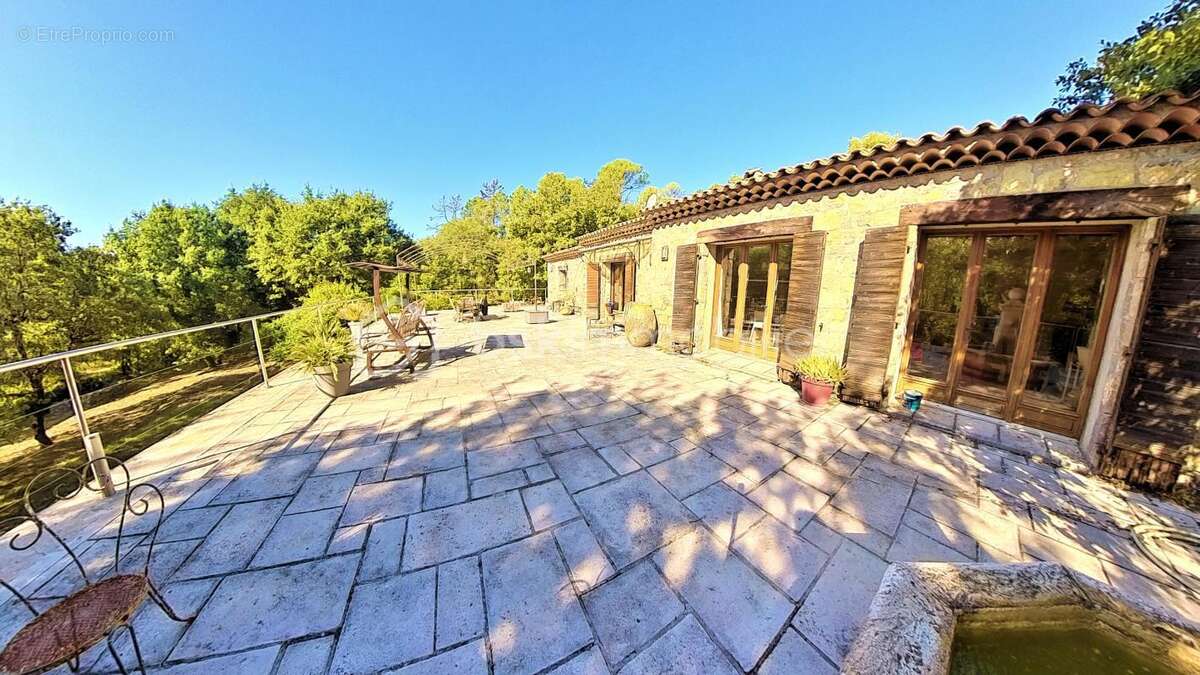 Maison 7 pièces au calme - photo 3