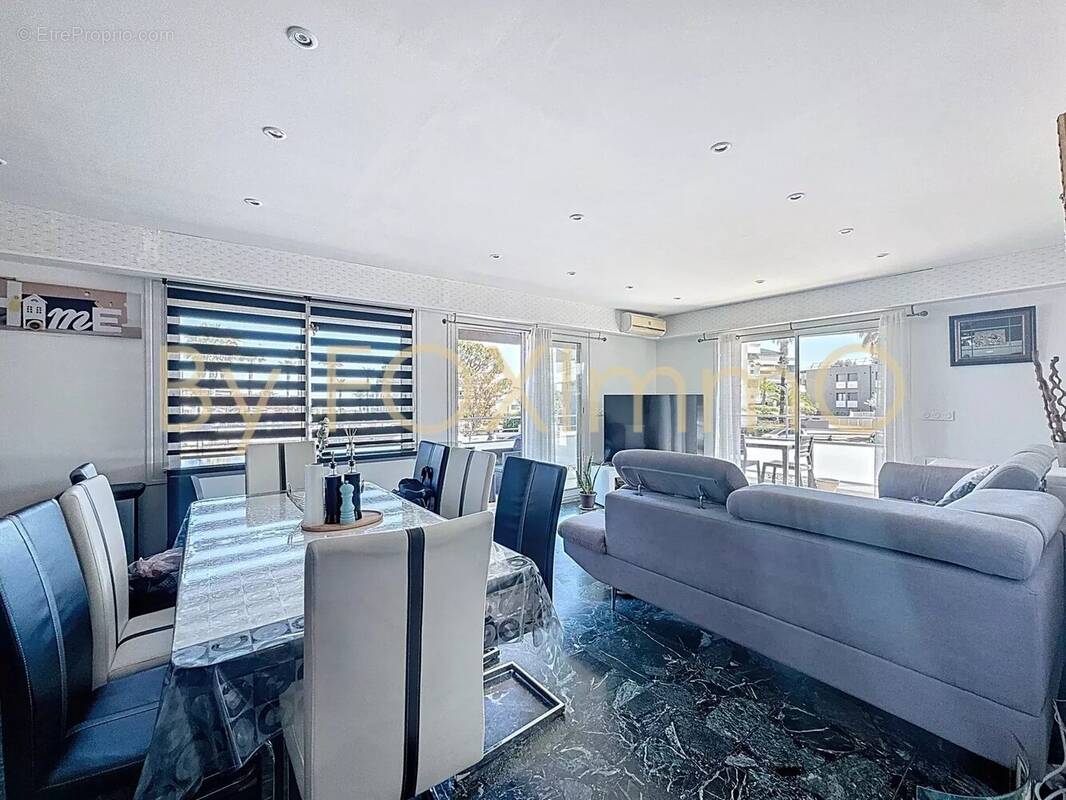 Appartement à VILLENEUVE-LOUBET