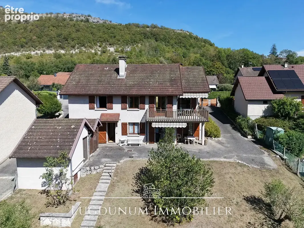 Maison à VIRIEU-LE-GRAND