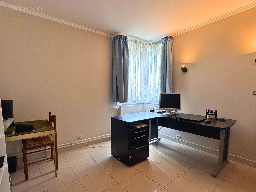 Appartement à PARIS-19E