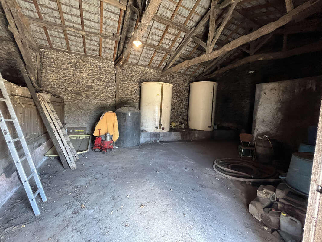 Propriété   Corps de ferme avec dépendances sur 6 180 m2 de terrain - photo 18