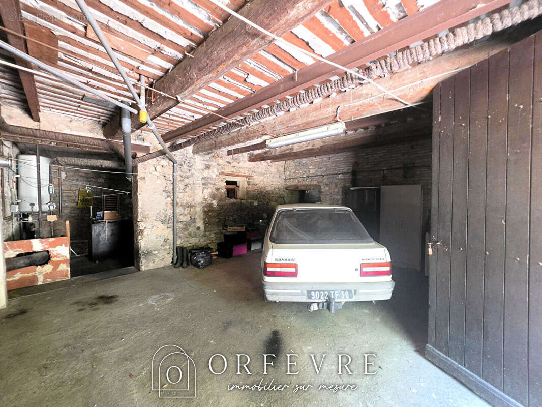 Maison Carnas avec garages sur 2700m² de terrain - photo 9