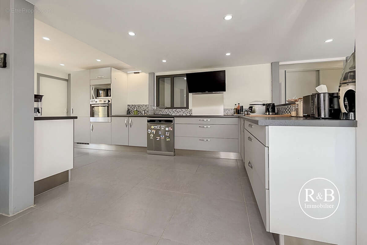 Maison à LES CLAYES-SOUS-BOIS