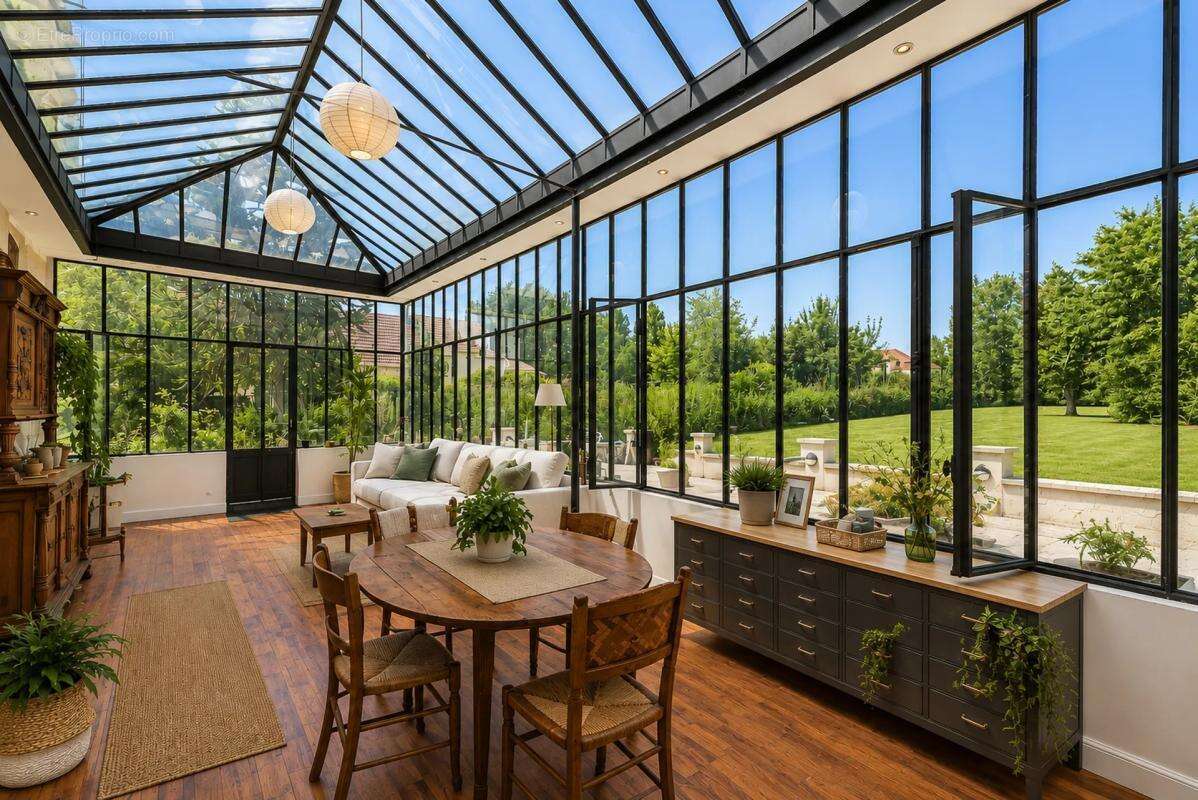 Maison de 7 pièces de 185 m² à Montmirail - photo 2