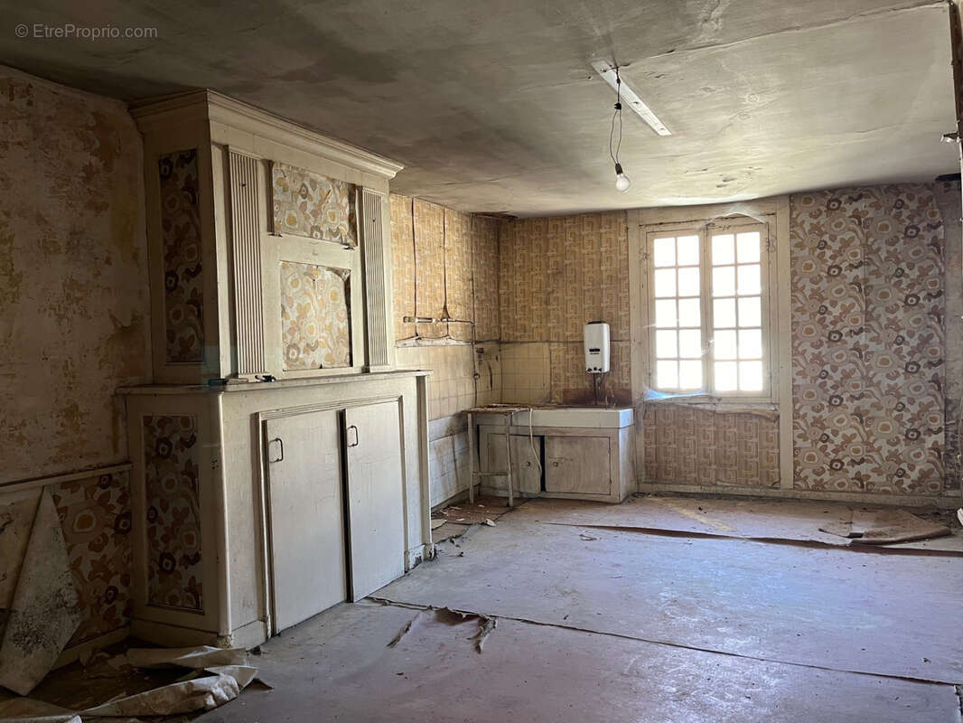 Maison à COUSSAC-BONNEVAL