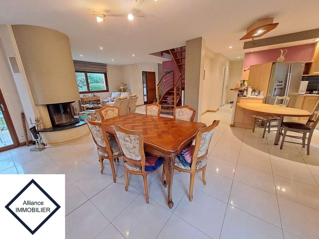 Maison à MONTAUBAN-DE-BRETAGNE