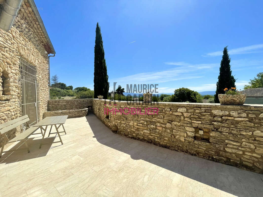 Maison à CHATEAUNEUF-DE-GADAGNE