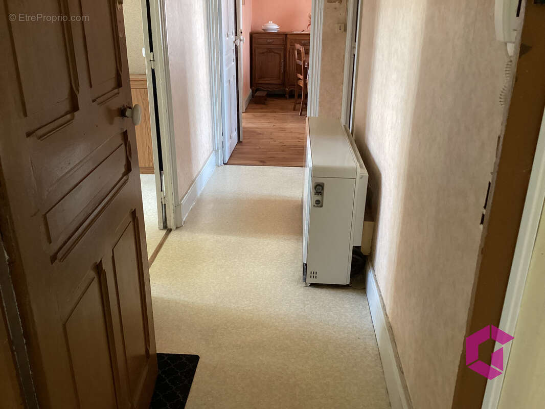 EN EXCLUSIVITE ! appartement traversant au 2ème et dernier étage, à rénover,  avec cave et grenier - photo 14