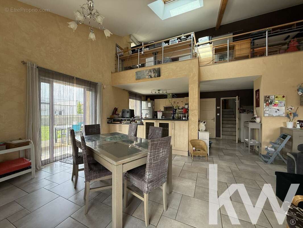 Maison à SAINT-BONNET-PRES-RIOM