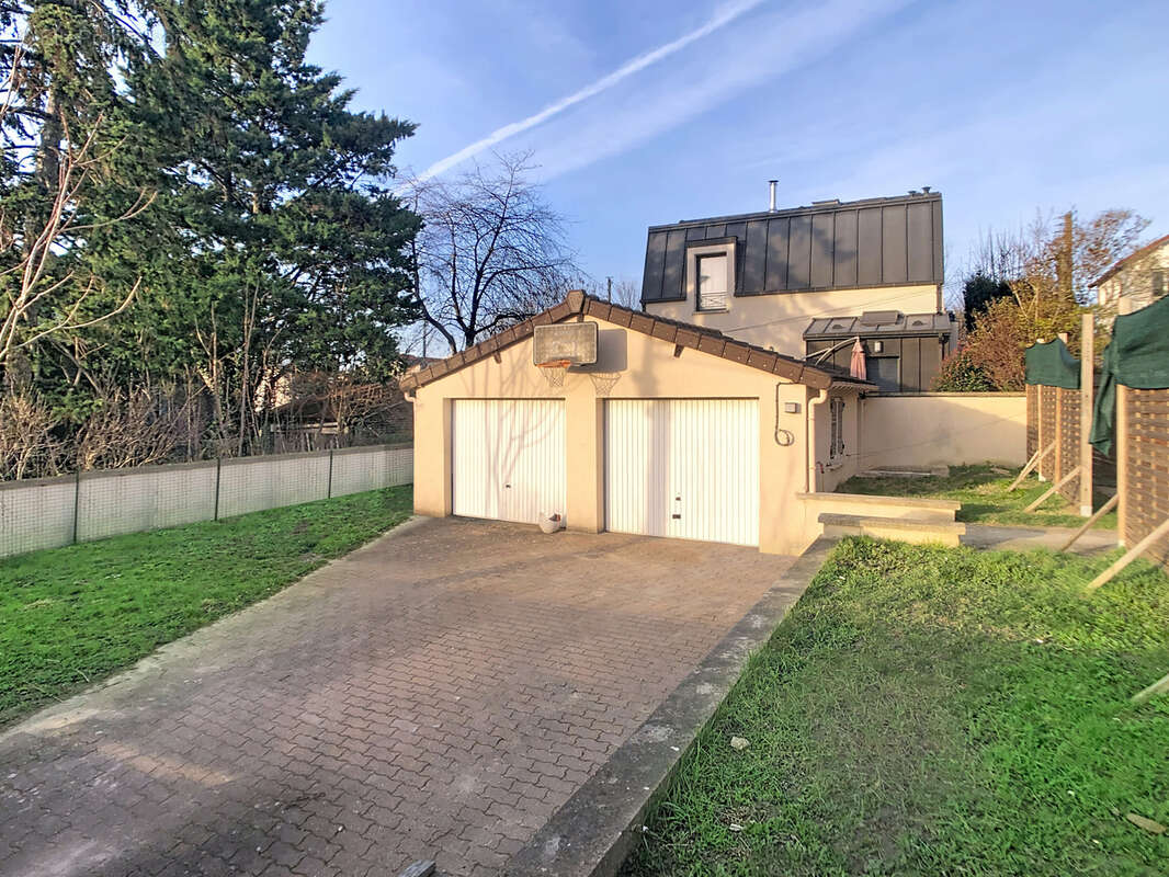 Terrain à RUEIL-MALMAISON