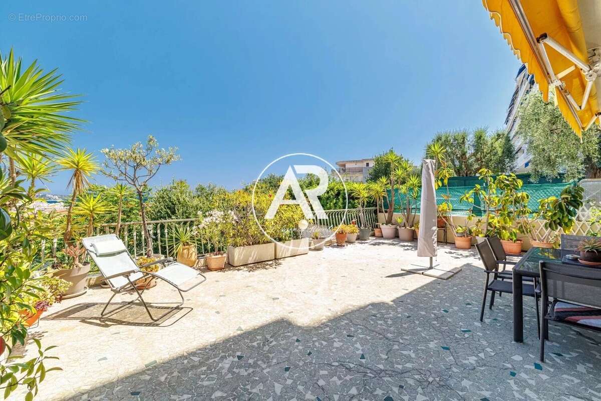 Nice • Baumettes • 4 PIECES // Terrasse 70m² // Cave // Parking collectif - photo 2
