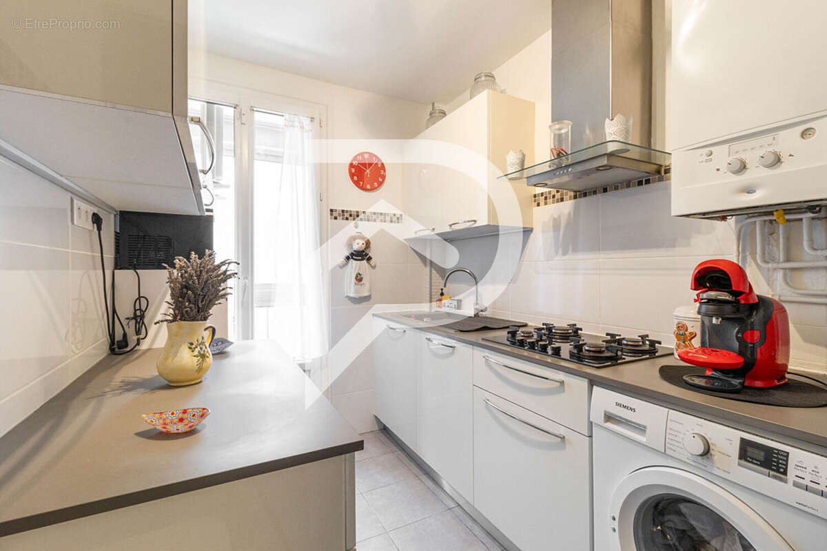 Appartement à MARSEILLE-4E