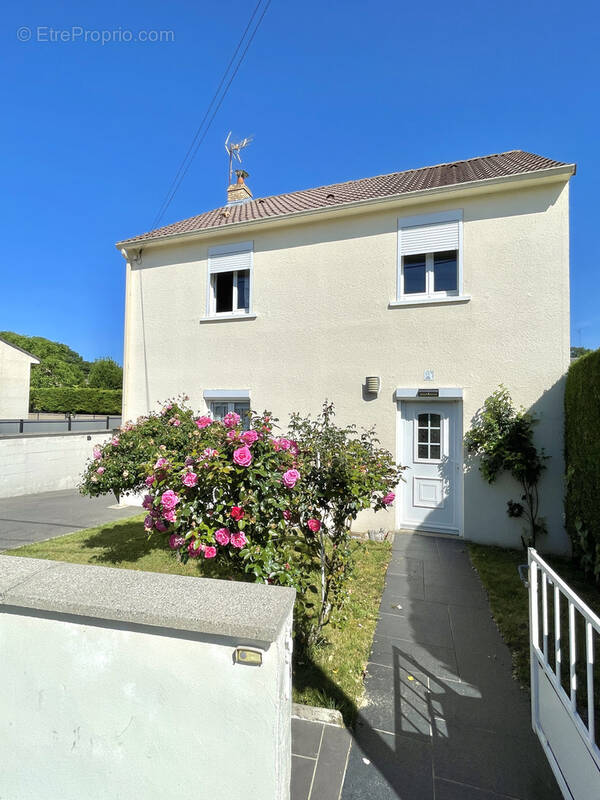 Maison à HOMBLIERES