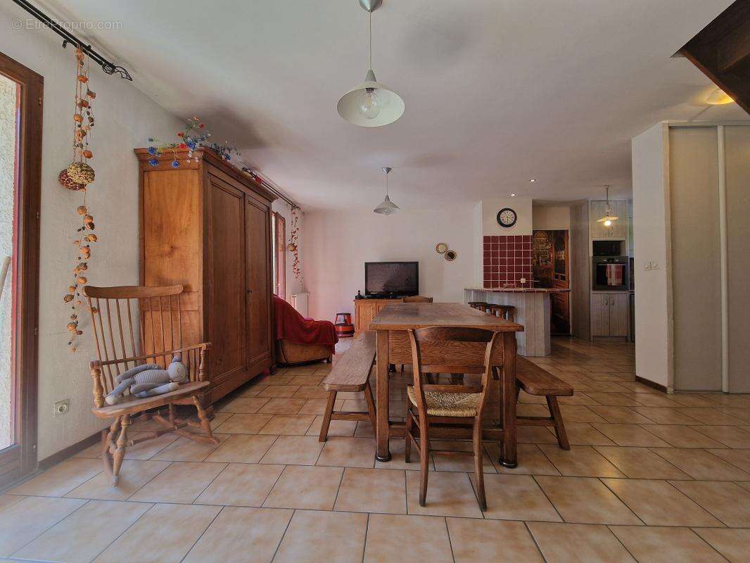 Maison à VAIRES-SUR-MARNE