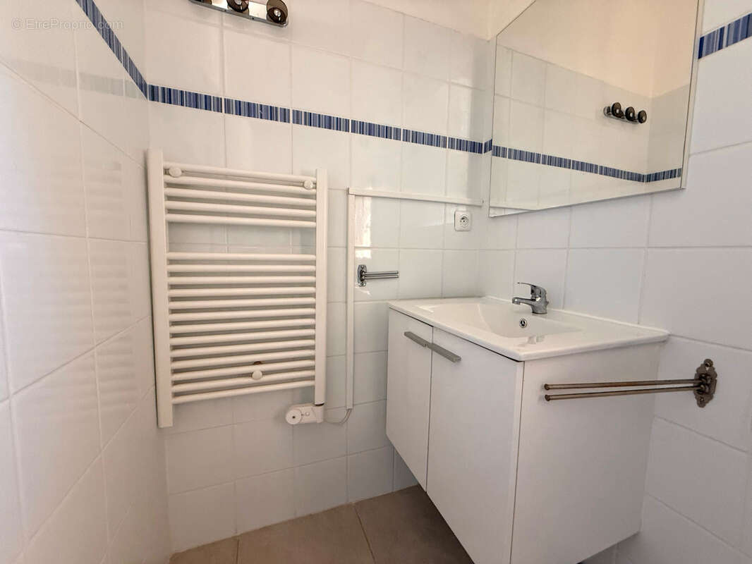 Appartement à LE CAYLAR