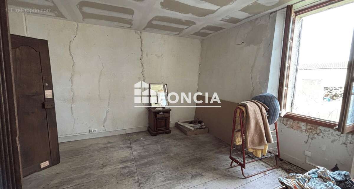 Maison t3 a renover a bessac - photo 5