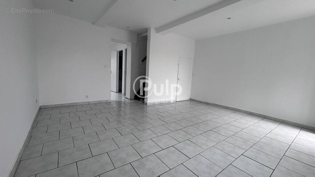 Maison à BRUAY-LA-BUISSIERE