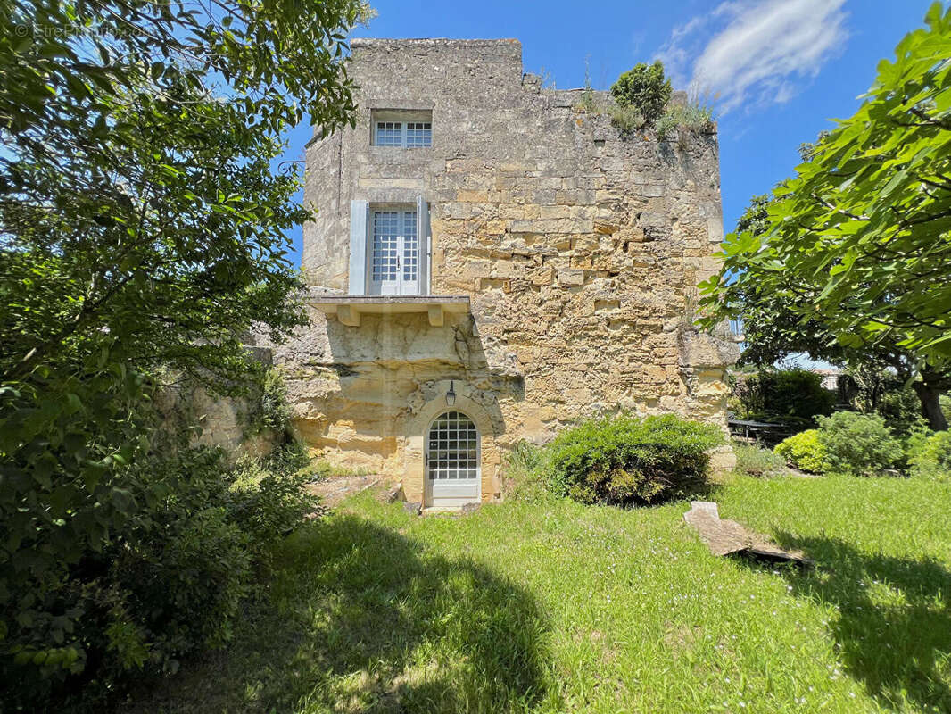 Maison à SAINT-EMILION