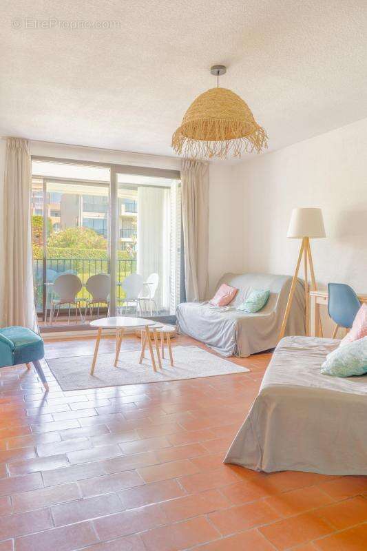 Appartement à SIX-FOURS-LES-PLAGES