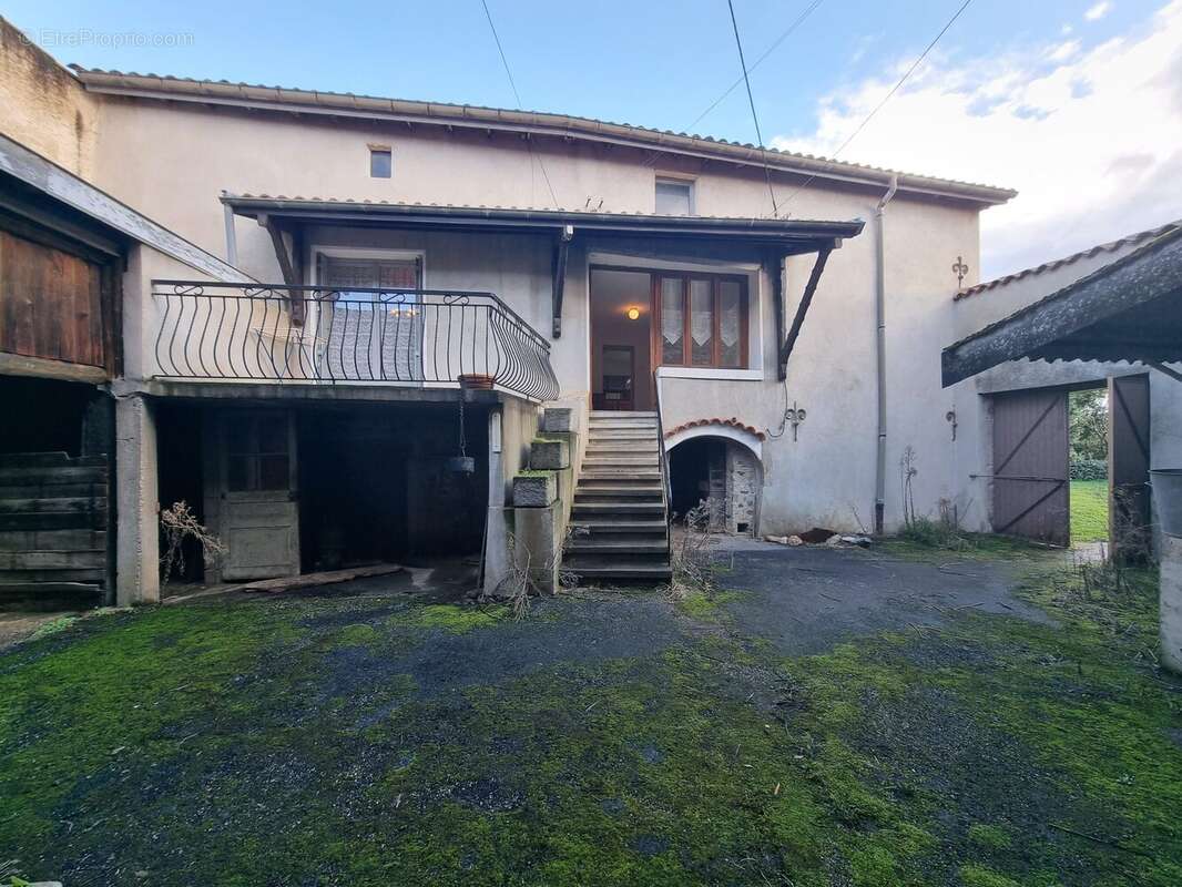 Maison à SAINT-MARTIN-LA-PLAINE