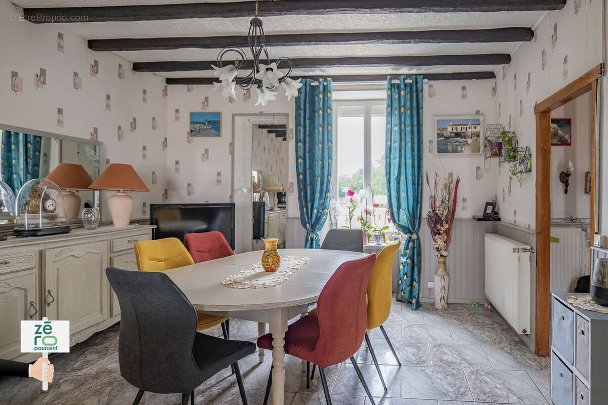 Maison familiale de 160?m2   6 pièces   Sud Vendée   Terrain arboré   DPE B - photo 5