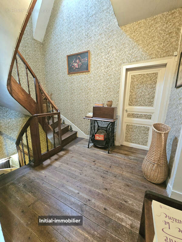 Maison à BEAUMONT-LA-RONCE