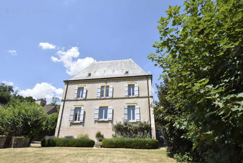 n°2 - Maison à BUXY