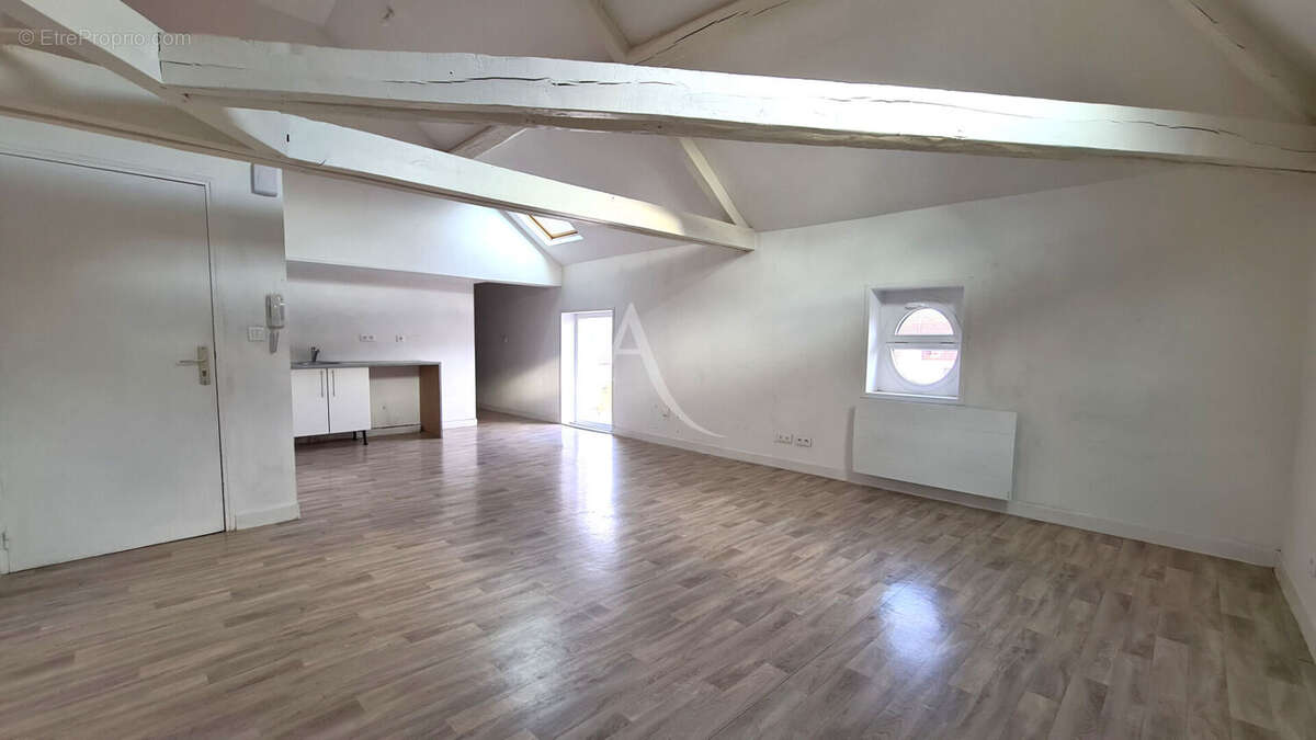 Appartement à COURDIMANCHE