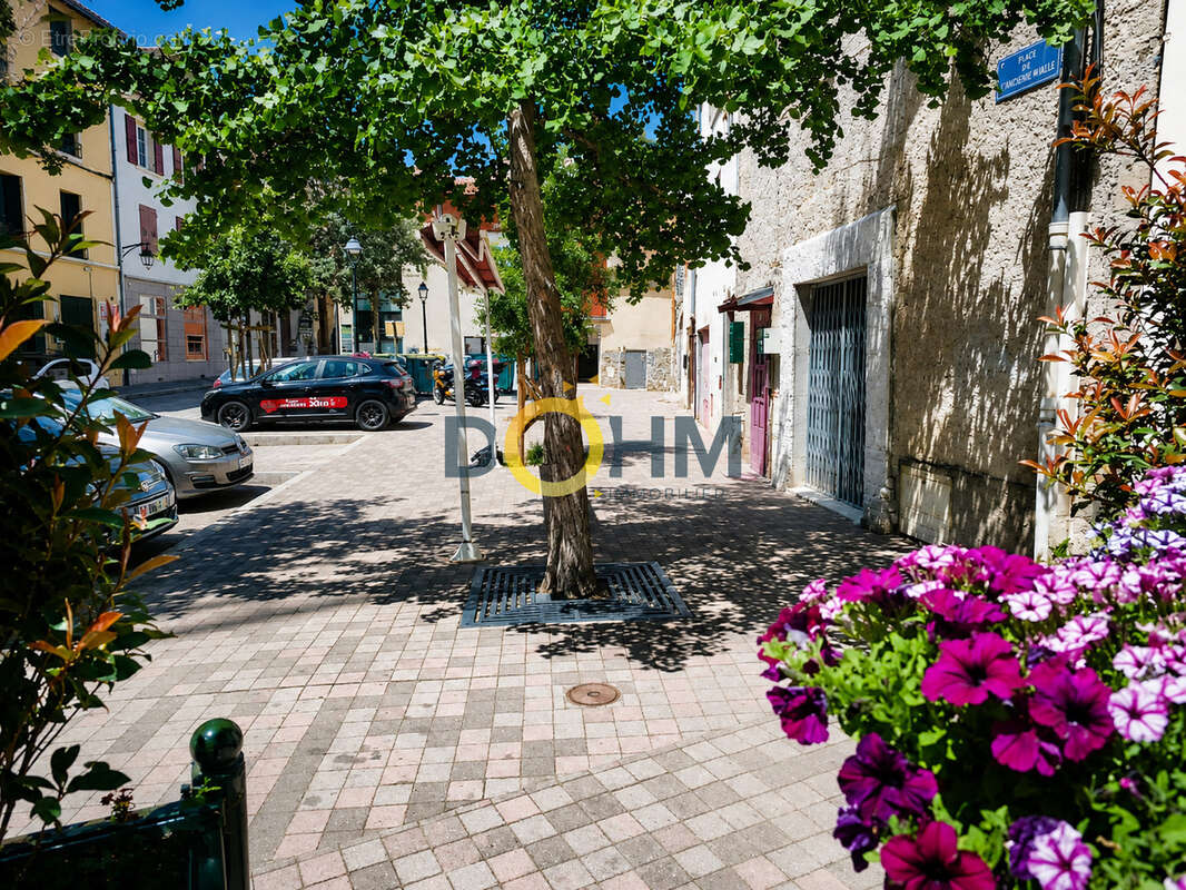 Commerce à LE PUY-EN-VELAY