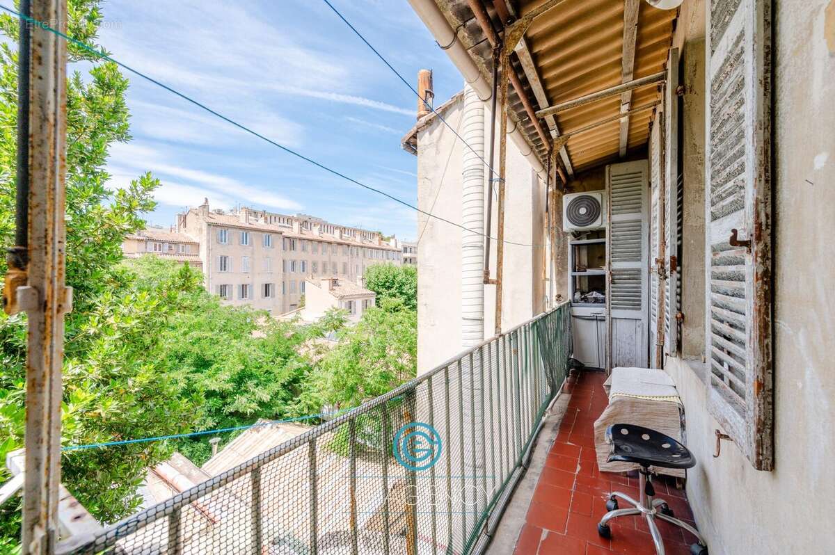 Appartement à MARSEILLE-6E