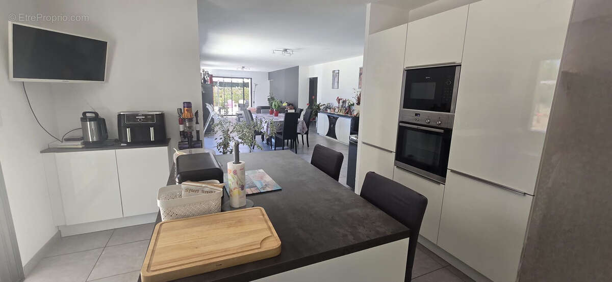 MAISON 2018 / 139 m2 / 3 ch + bureau dont une suite parentale / garage / jardin / piscine - photo 2