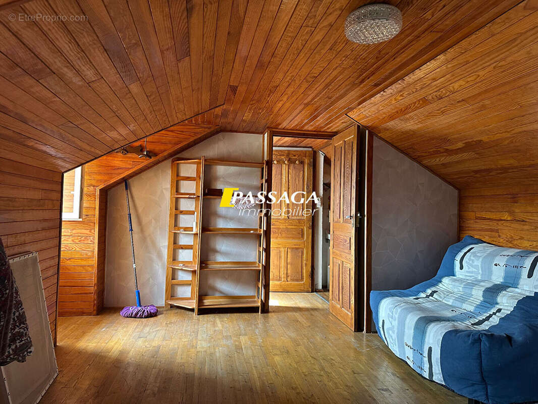 Maison à SAINT-SATURNIN-DE-LENNE