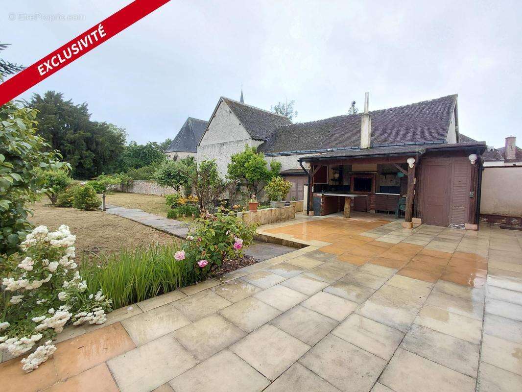 Maison rénovée 4 chambres, dépendances, jardin clos - photo 10