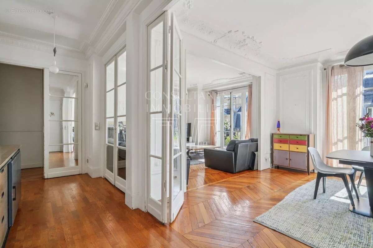 Appartement à NEUILLY-SUR-SEINE