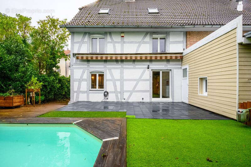 Maison à CHAVANNES-SUR-L&#039;ETANG