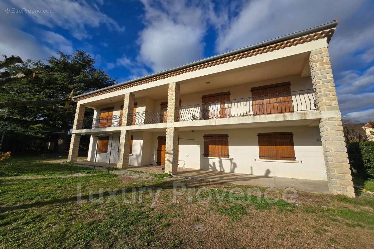 Appartement à SIMIANE-COLLONGUE