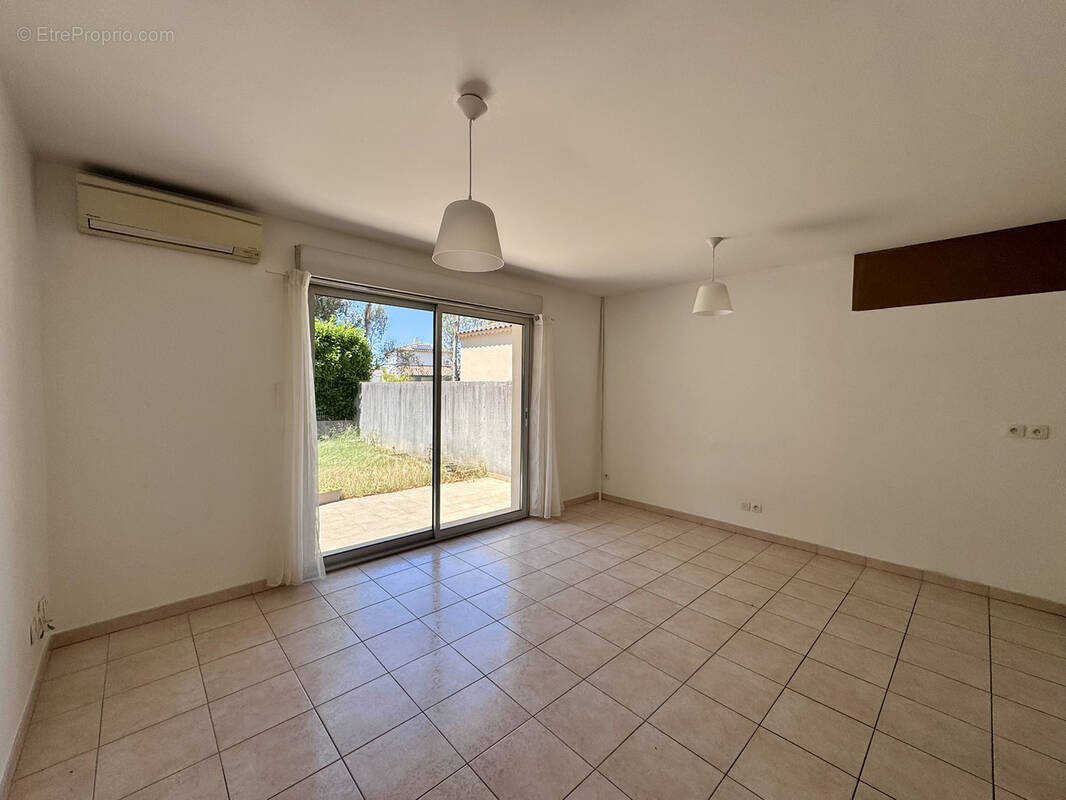 Appartement à L'ISLE-SUR-LA-SORGUE