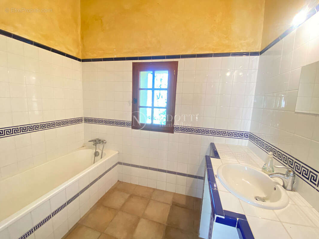 Mas à Cabrières D'Avignon avec terrain constructible. - photo 13