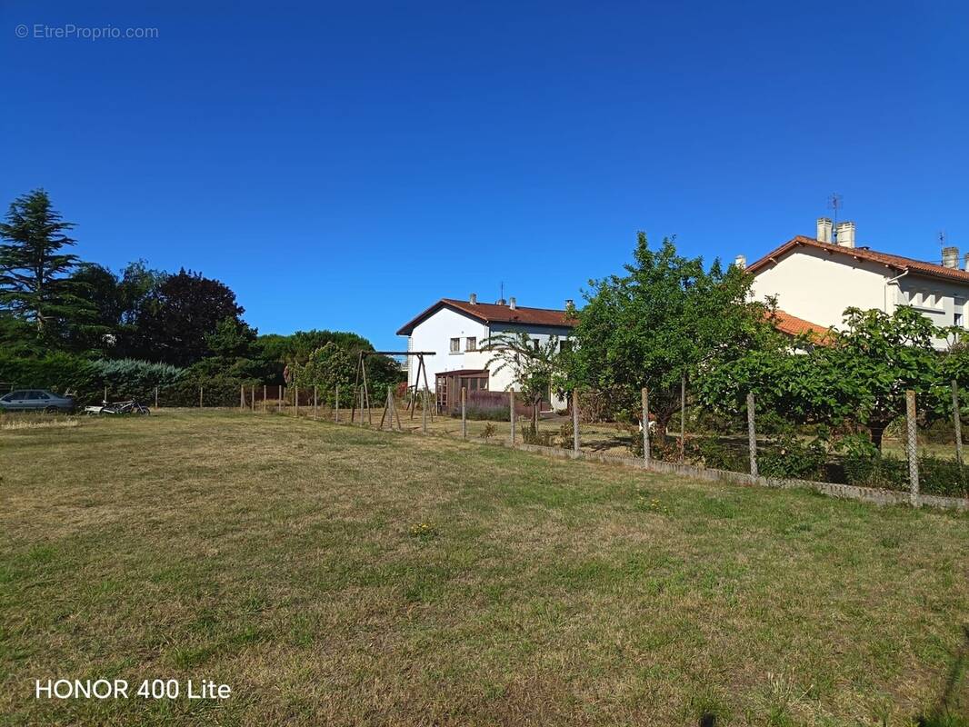 Terrain à VAUX-SUR-MER
