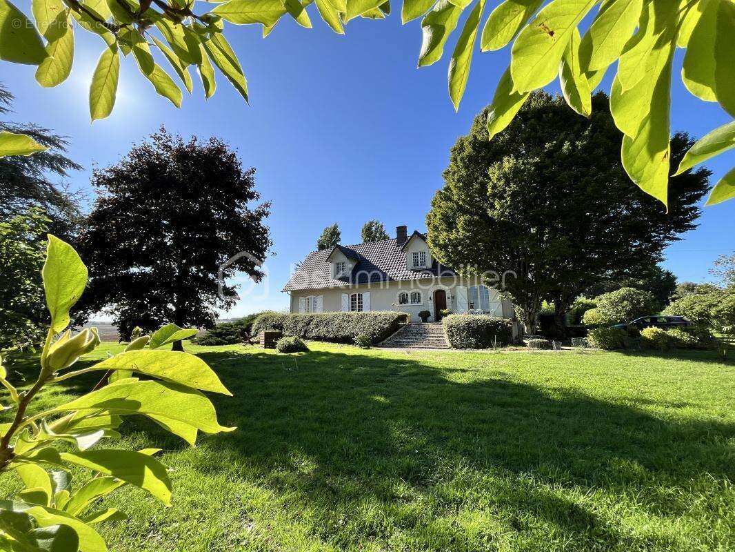 Maison à SAINT-MARTIN-DES-CHAMPS