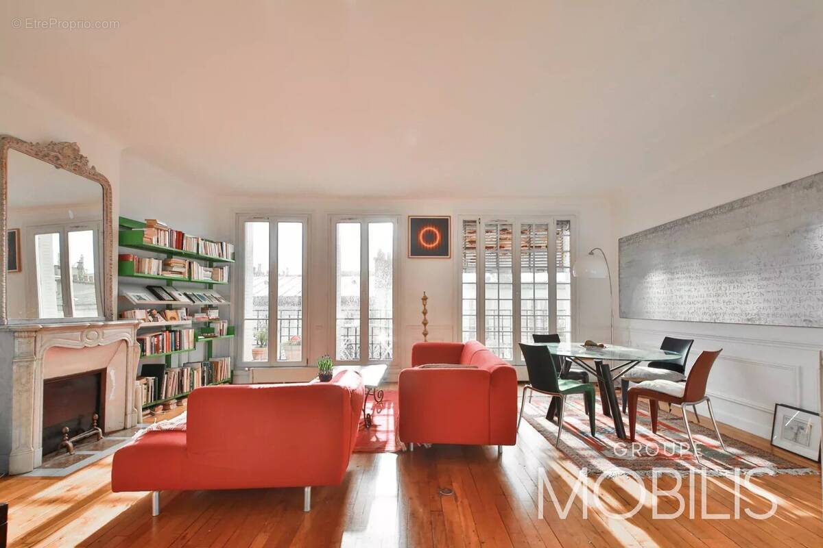 Appartement à PARIS-16E