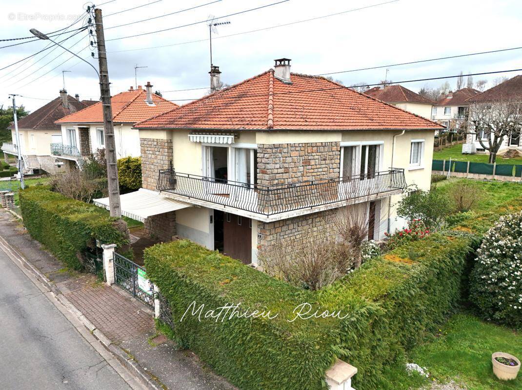 Maison 106 m² à La Souterraine  - photo 1