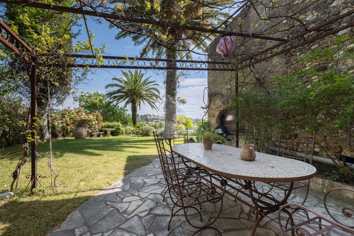 Maison à CAGNES-SUR-MER