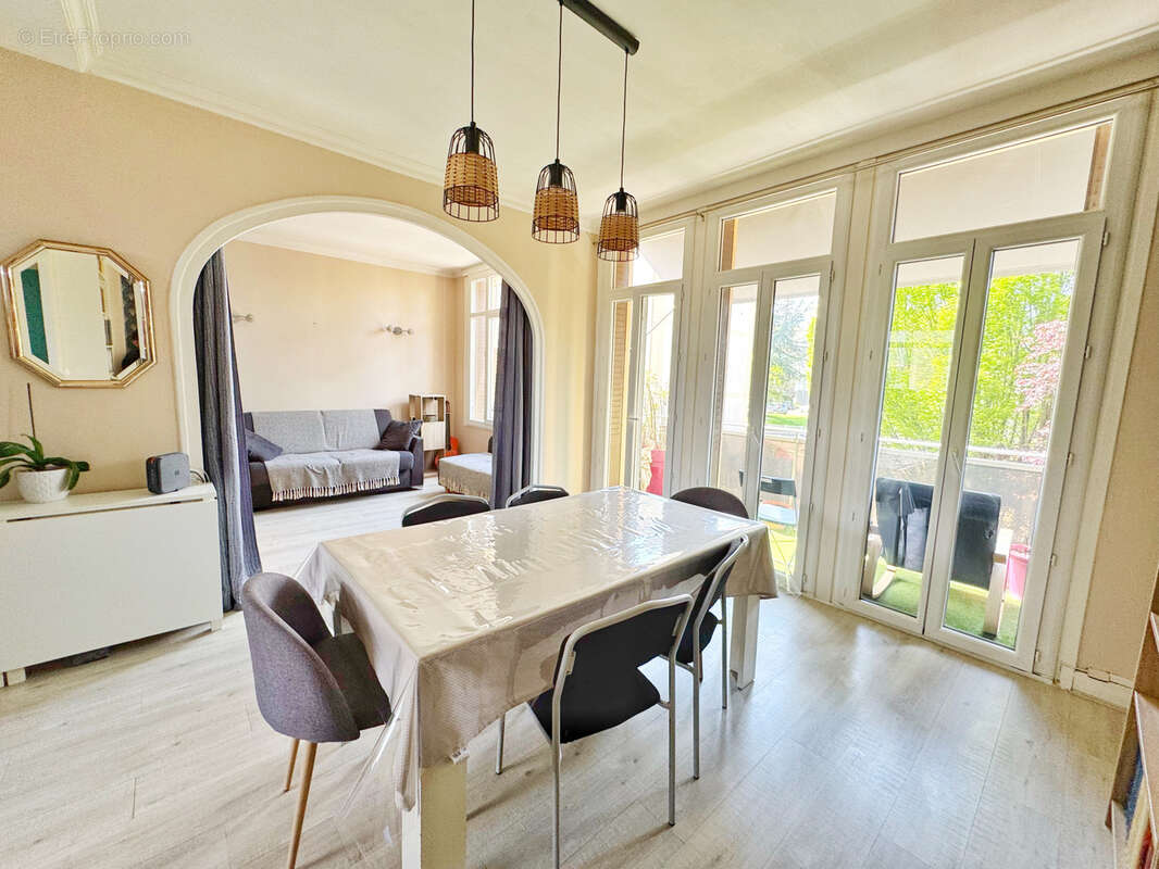 Appartement à OULLINS