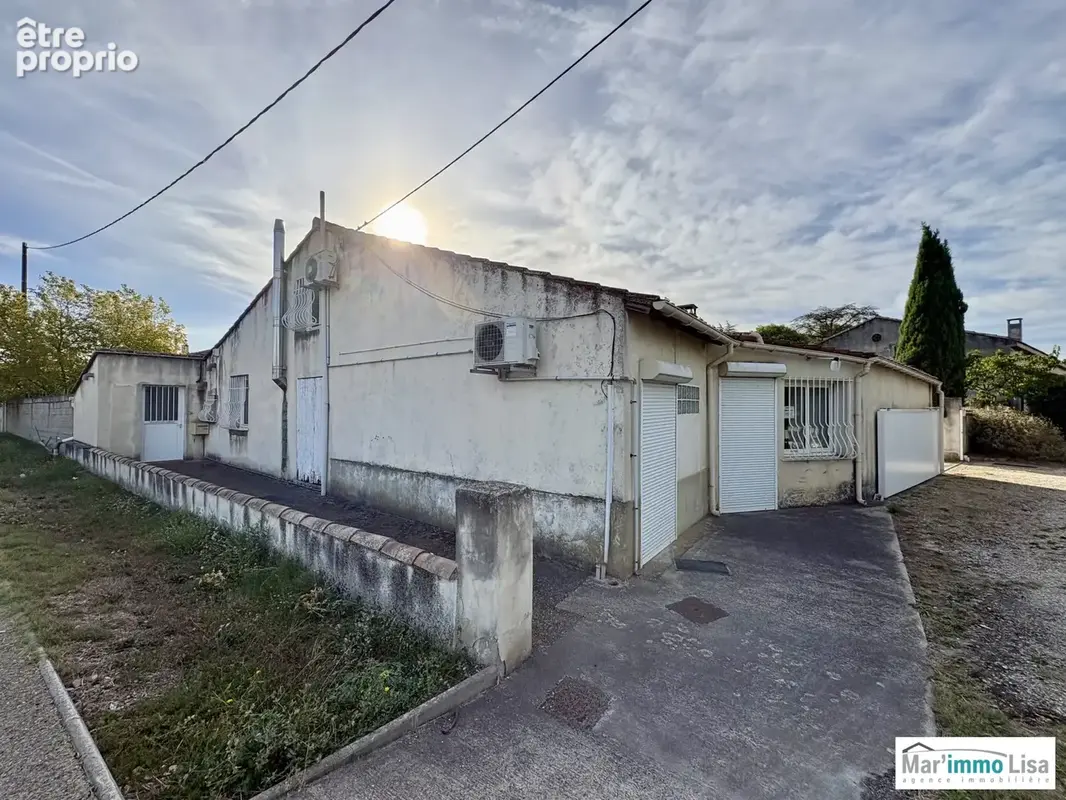 Photo Maison à Taillades au prix de 381 600€