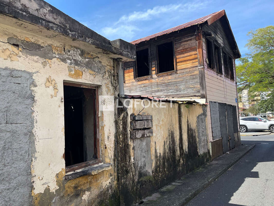 A vendre : Immeuble vétuste Fort-de-France - photo 2