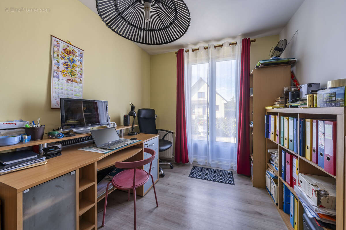 Maison à MOISSY-CRAMAYEL