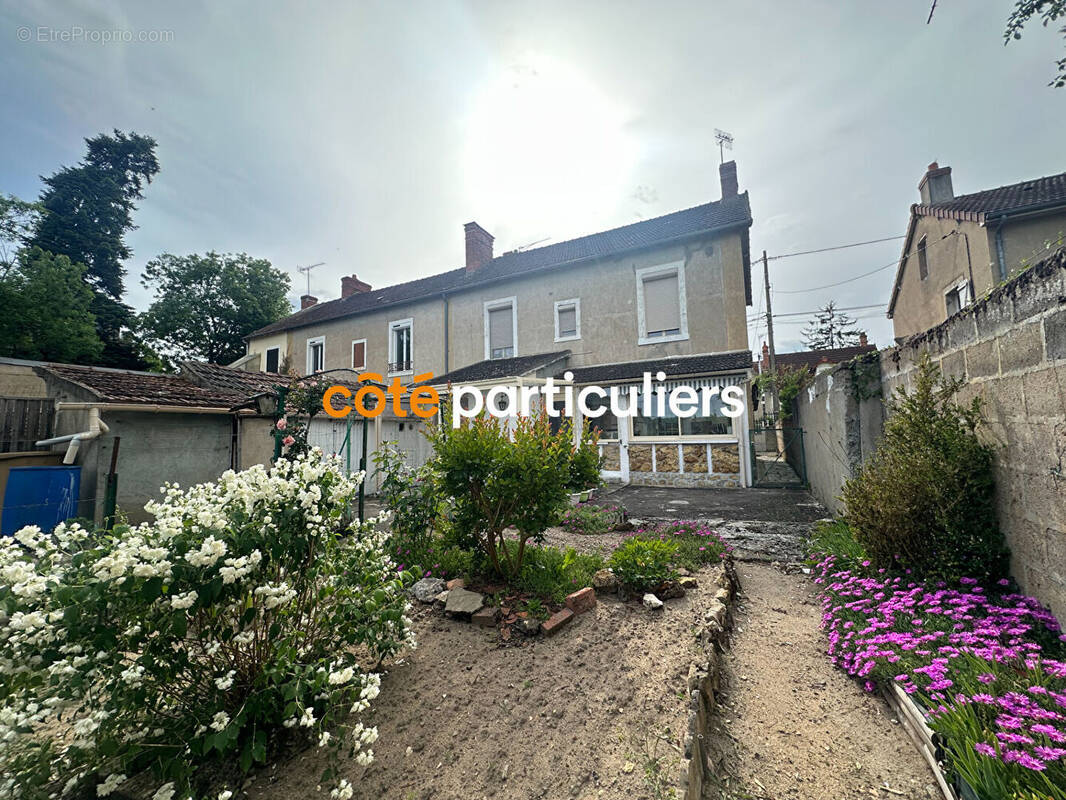 Maison à SAINT-AMAND-MONTROND