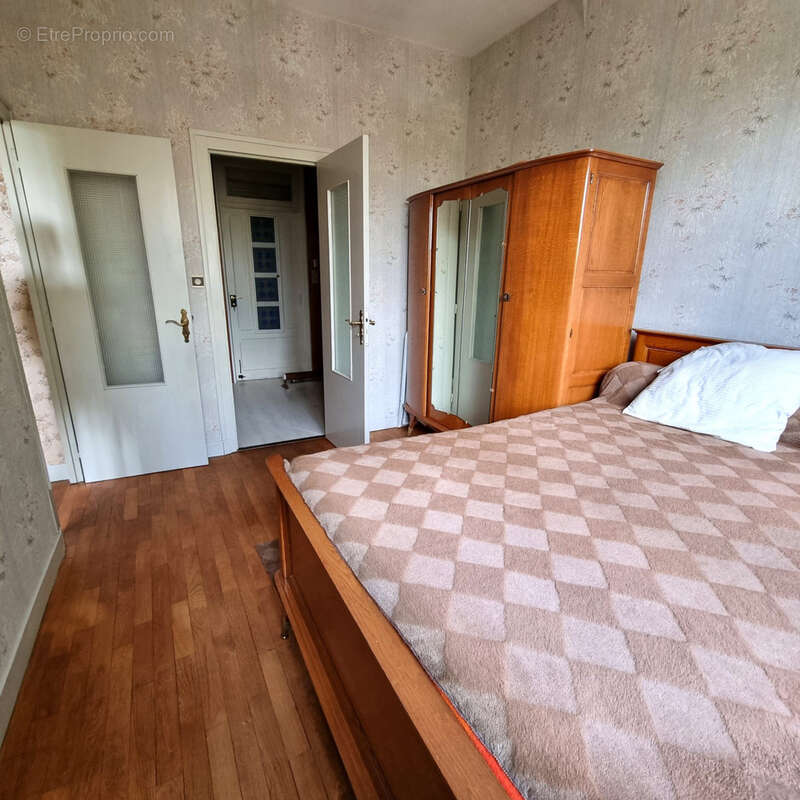 Maison à MONTGIVRAY