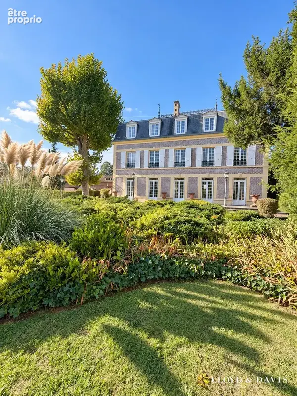 Bien immobilier à vendre à Chantilly (60500) - photo 1